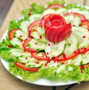 Salad cà chua dưa chuột