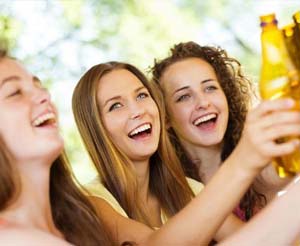 Bia là “mỹ phẩm” tuyệt vời cho phụ nữ